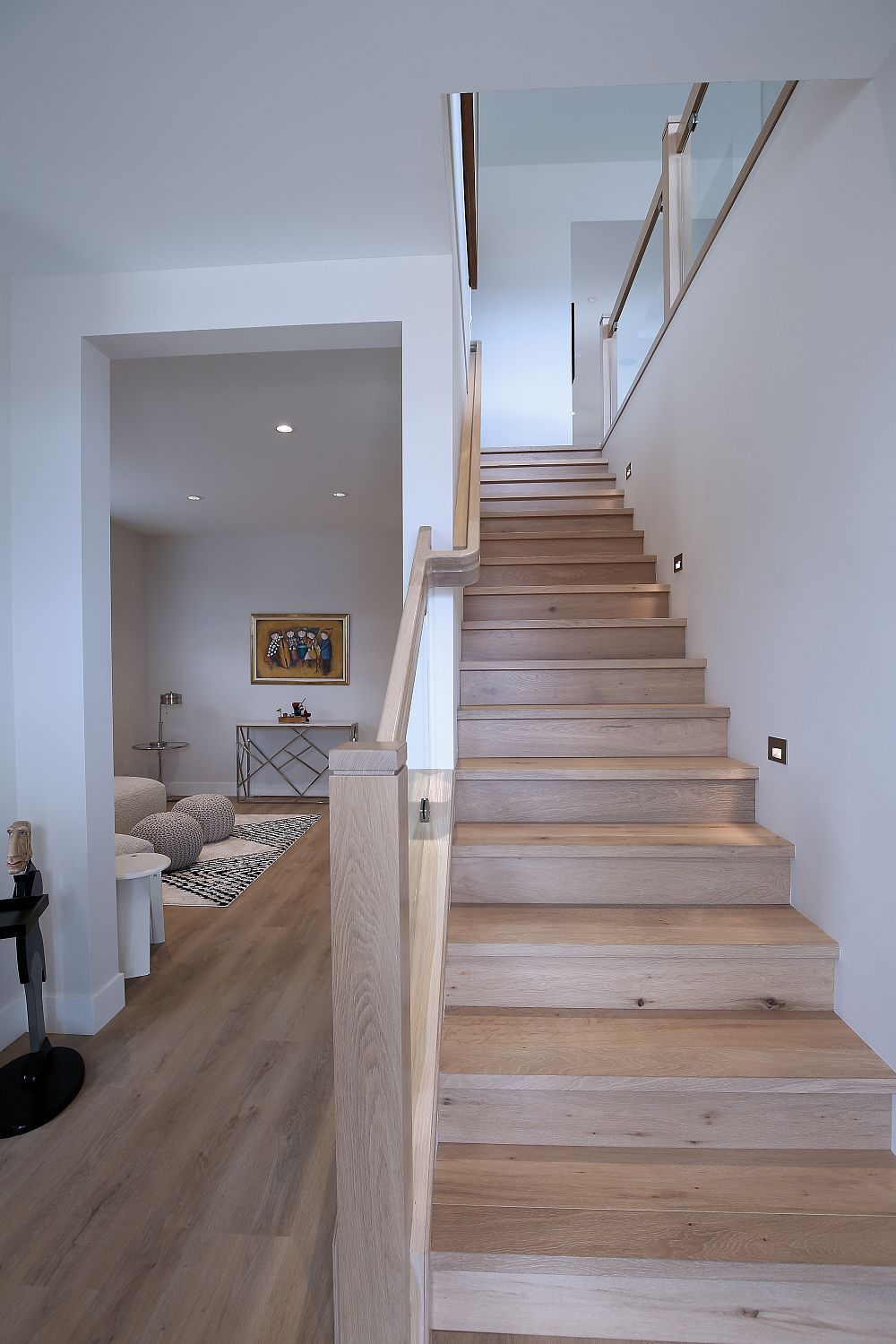 9854 Beacon Hill Drive, BC, photo 3 of 8